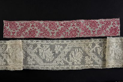 Buratto border with roosters, 17th century.
Fine...