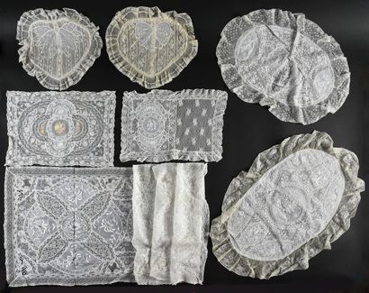 Placemats and cushions in a bonnet background,...