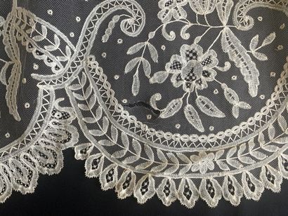 Long and wide crinoline flounce, application...