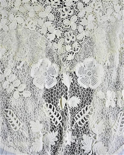 Six lace bodices for women, late 19th century.
In...