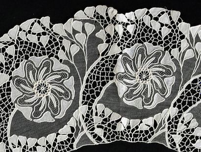 Rare Art Nouveau lace, berthe collar and...