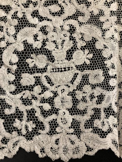 Old Flanders lacework, end of the 19th century.
Borders...