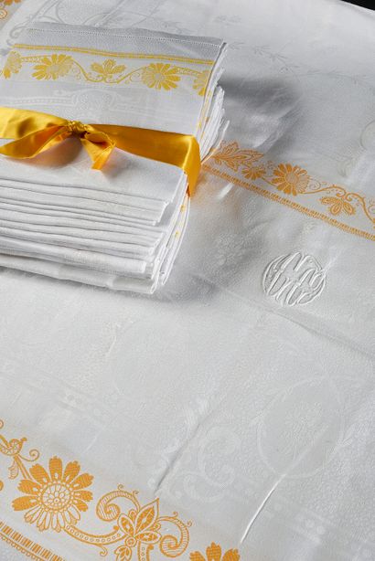 Tablecloth and eighteen napkins, end of the...