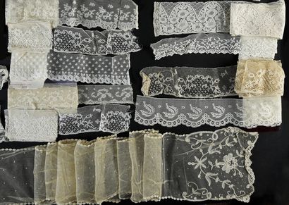 Important meeting of lace yardage and stoles,...
