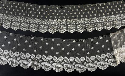 Blonde de Caen, bobbins, 19th century.
Two...