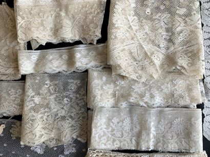 Lace borders, Valenciennes, bobbins, 2nd...