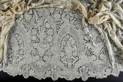 Low dawn lace Brabant, spindles, circa 1730-50....