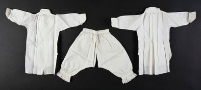 Three pieces of linen in reduction, end of...