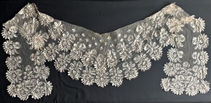 Large double shawl collar in Blonde de Caen,...