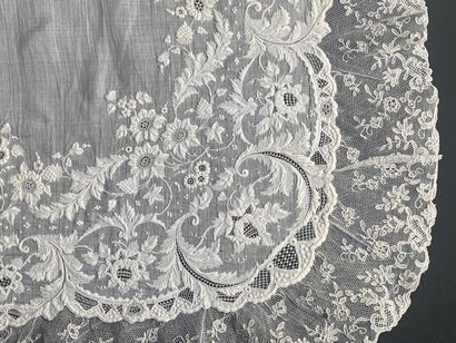Sumptuous large embroidered handkerchief,...