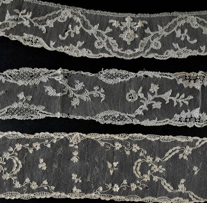 Female costume accessories in needle lace,...