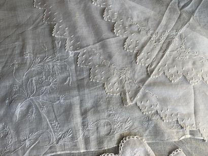 Fichus and doilies in white embroidery, XIXth...