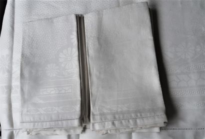 Tablecloth and twelve napkins, 1st half of...