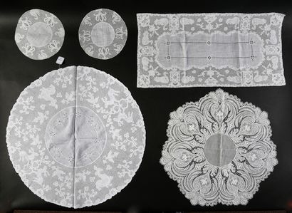 Five centerpieces and table mats, bobbin...