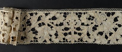 Rare bobbin lace border, Milan, last quarter...