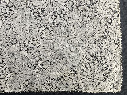 Handkerchiefs in bobbin lace, 18th century.
The...