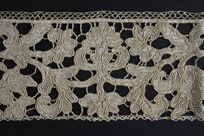Rare bobbin lace border, Milan, last quarter...