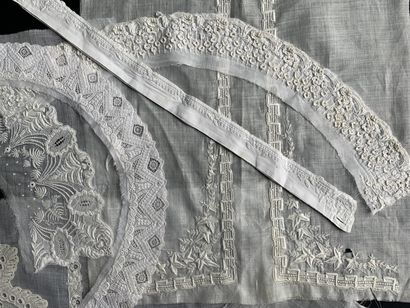 Collar and cuffs in white embroidery, XIXth...