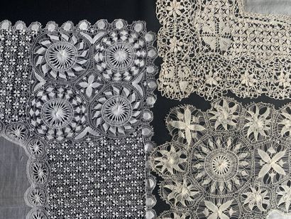 Seven handkerchiefs in lace, bobbin and Nanduti,...