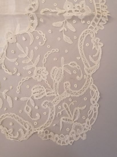 Two lace handkerchiefs, Brussels, end of...