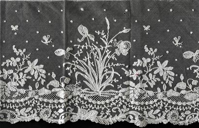 Three rare Art Nouveau laces, circa 1900.
Three...