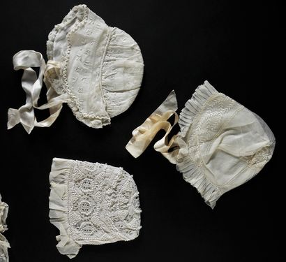 Little child's lace and embroidery clothing,...
