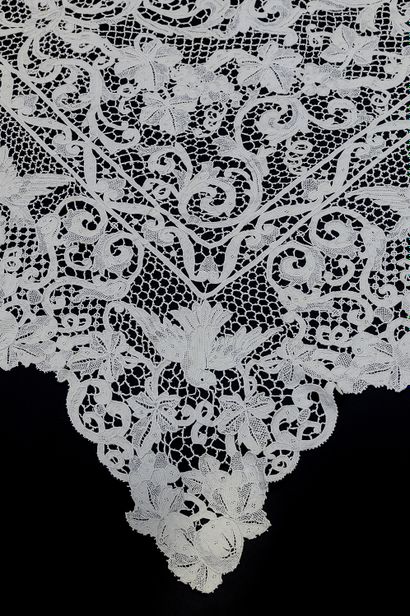 Large Venetian needle lace tablecloth, late...