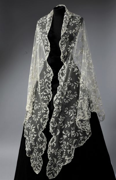Triangular bridal shawl, applied from England,...