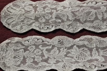 Malines lace barbs, spindles, circa 1750-60.
Two...
