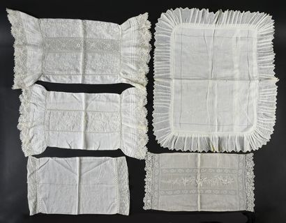 Embroidered handkerchiefs, collars and doilies,...
