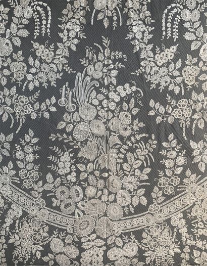 Sumptuous lace shawl application of England,...