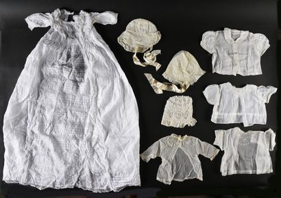 Little child's lace and embroidery clothing,...