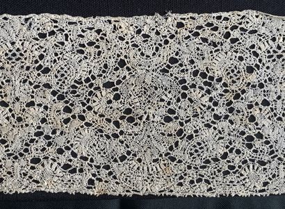 Three borders in Binche lace, spindles, circa...