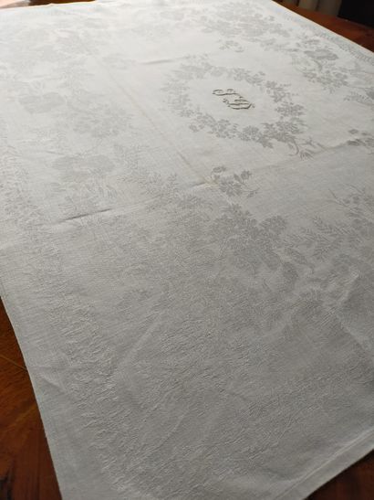 Suite of eighteen damask napkins, 2nd half...
