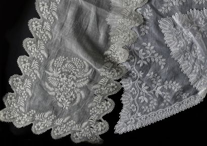 Collar with long sides in white embroidery,...