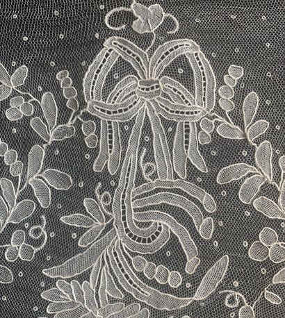 Large needlepoint lace frill, Brussels, 2nd...