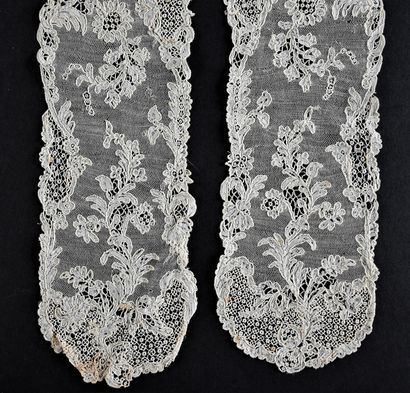 Pair of barbs, Alençon, France, circa 1750-1760.
Extremely...