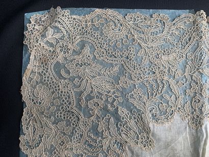 Five handkerchiefs, Point de Gaze and Duchesse,...