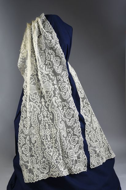 Large bobbin lace stole, Buckinghamshire,...