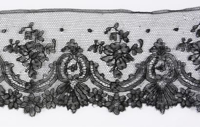 Two long borders, Valenciennes and Chantilly,...