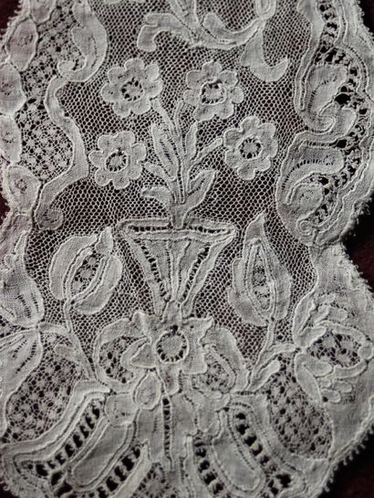 Malines lace barbs, spindles, circa 1750-60.
Two...