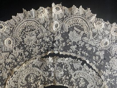 Gauze lace collars, needlepoint, late 19th...