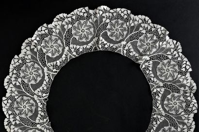 Rare Art Nouveau lace, berthe collar and...