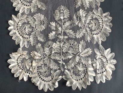 Large double shawl collar in Blonde de Caen,...