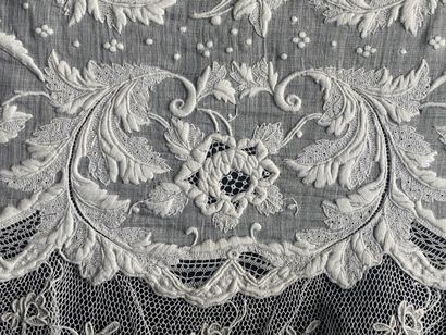 Sumptuous large embroidered handkerchief,...