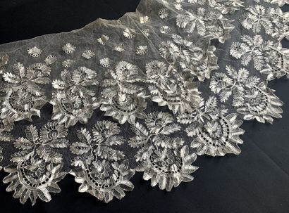 Large double shawl collar in Blonde de Caen,...