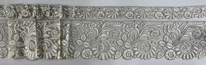 Rare two-coloured lace, Honiton (?) end of...