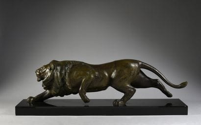 E. GUY. (Actif dans les années 1930/40)

Lion...