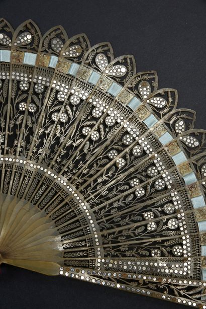 Graminées, vers 1810-1820
Éventail de type...