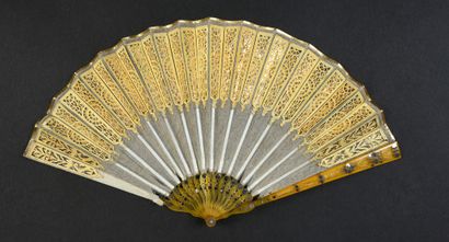 Soleil d'or, vers 1800-1810
Éventail plié,...